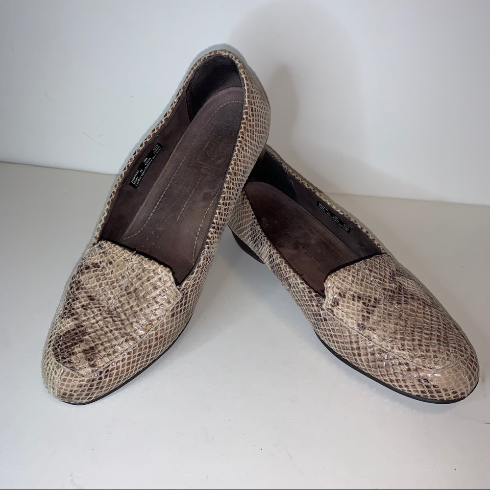 Clarks Artisan Snakeskin Leather Loafers Sz 9M